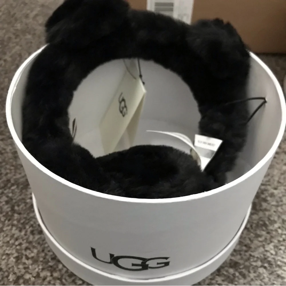 Ugg Faux Fur Animal Ears Kids Earmuffs New With Tags In Box